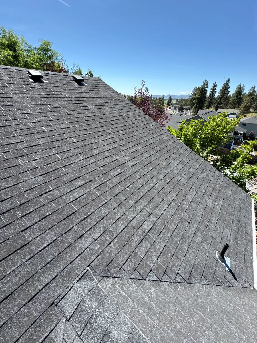 Before photo of a Klamath Falls shingle roofing project by Linkville Roofing and Siding