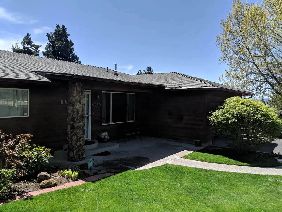 Before photo of a Klamath Falls siding project by Linkville Roofing and Siding