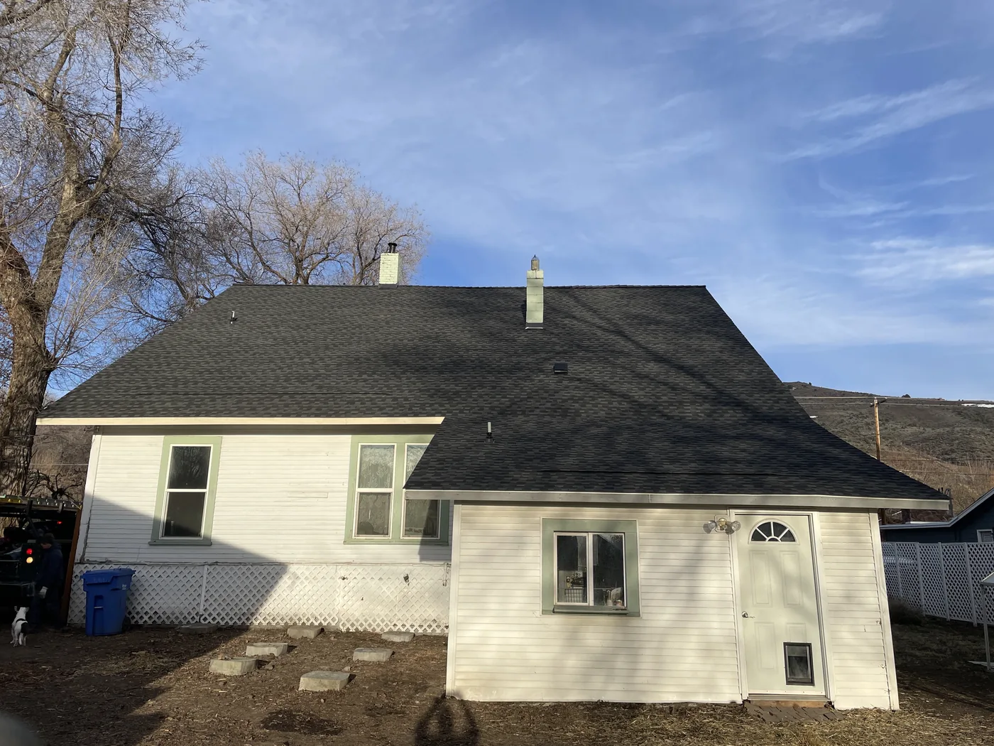 After photo of a completed Lakeview shingle roof project by Linkville Roofing and Siding