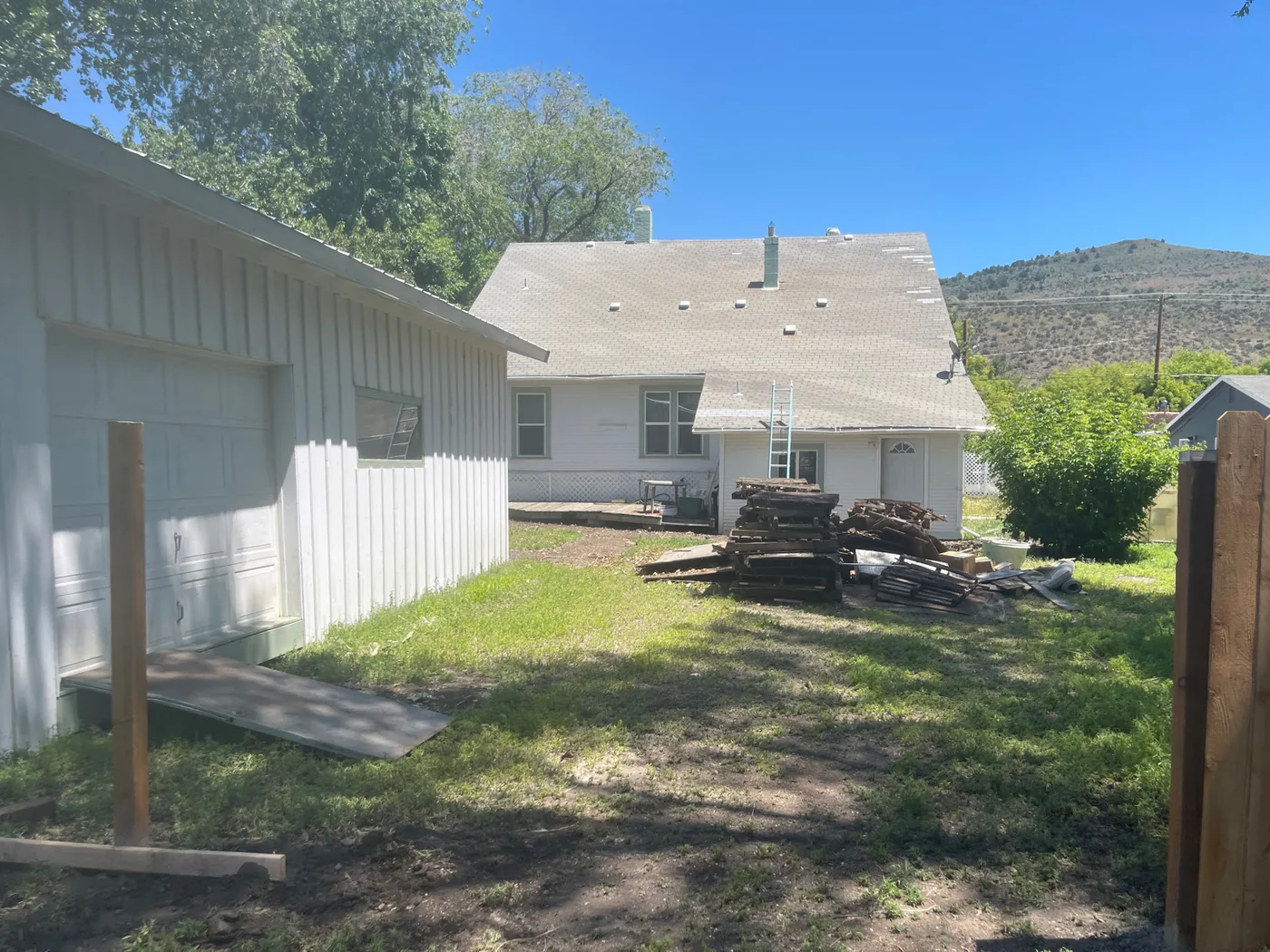 Before photo of a Lakeview shingle roof project by Linkville Roofing and Siding