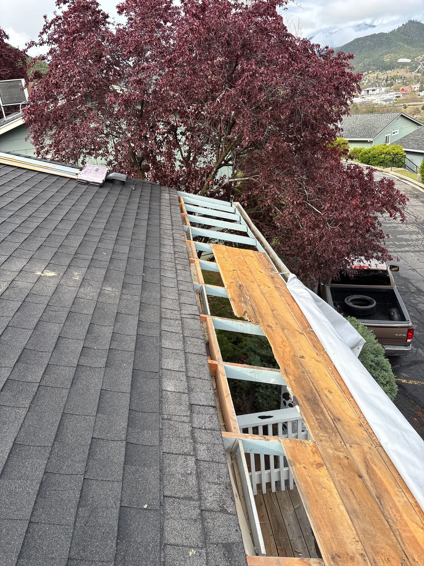 Before photo of a Yreka shingle roof project by Linkville Roofing and Siding