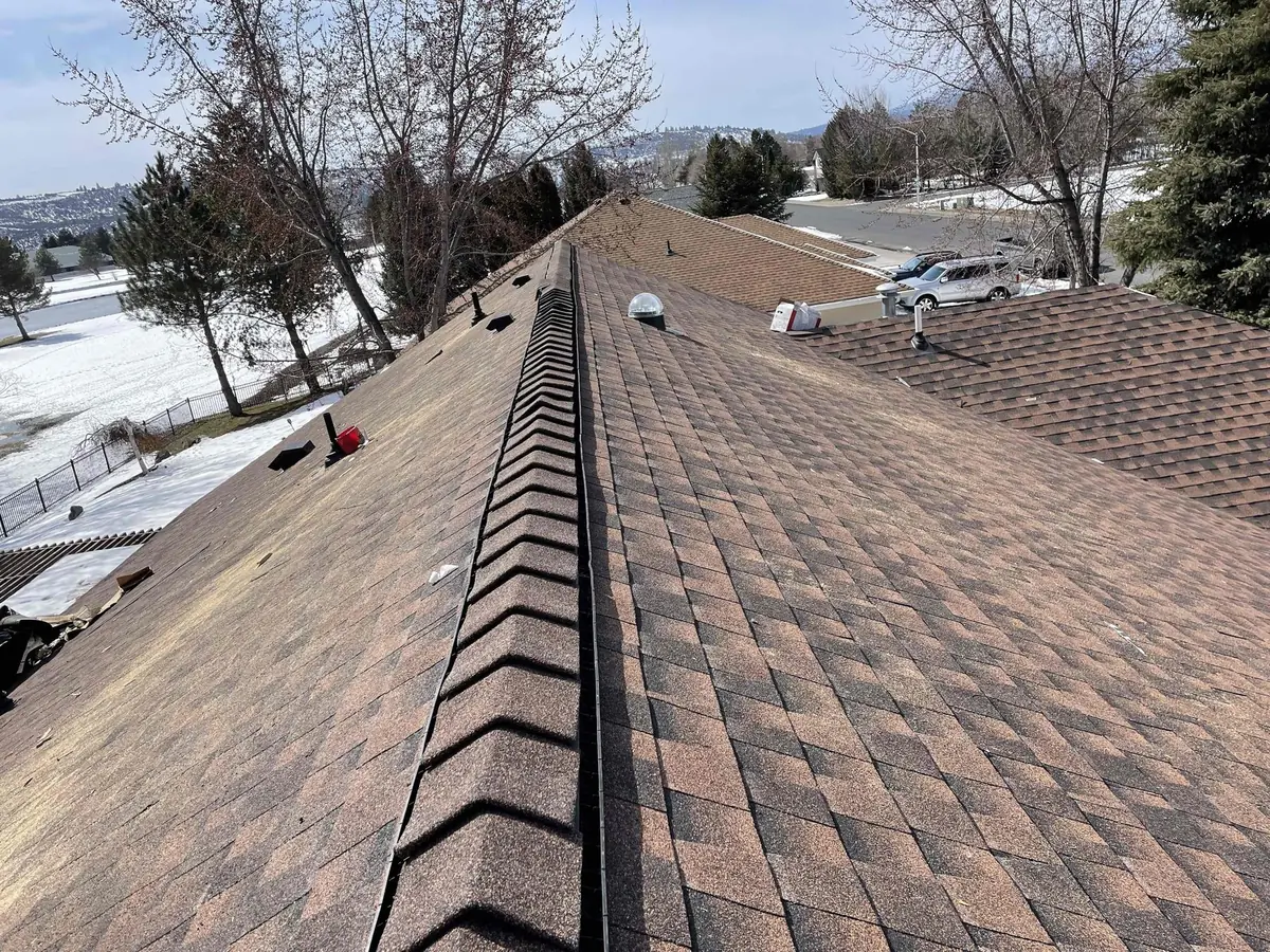 Finished asphalt shingle roofing project